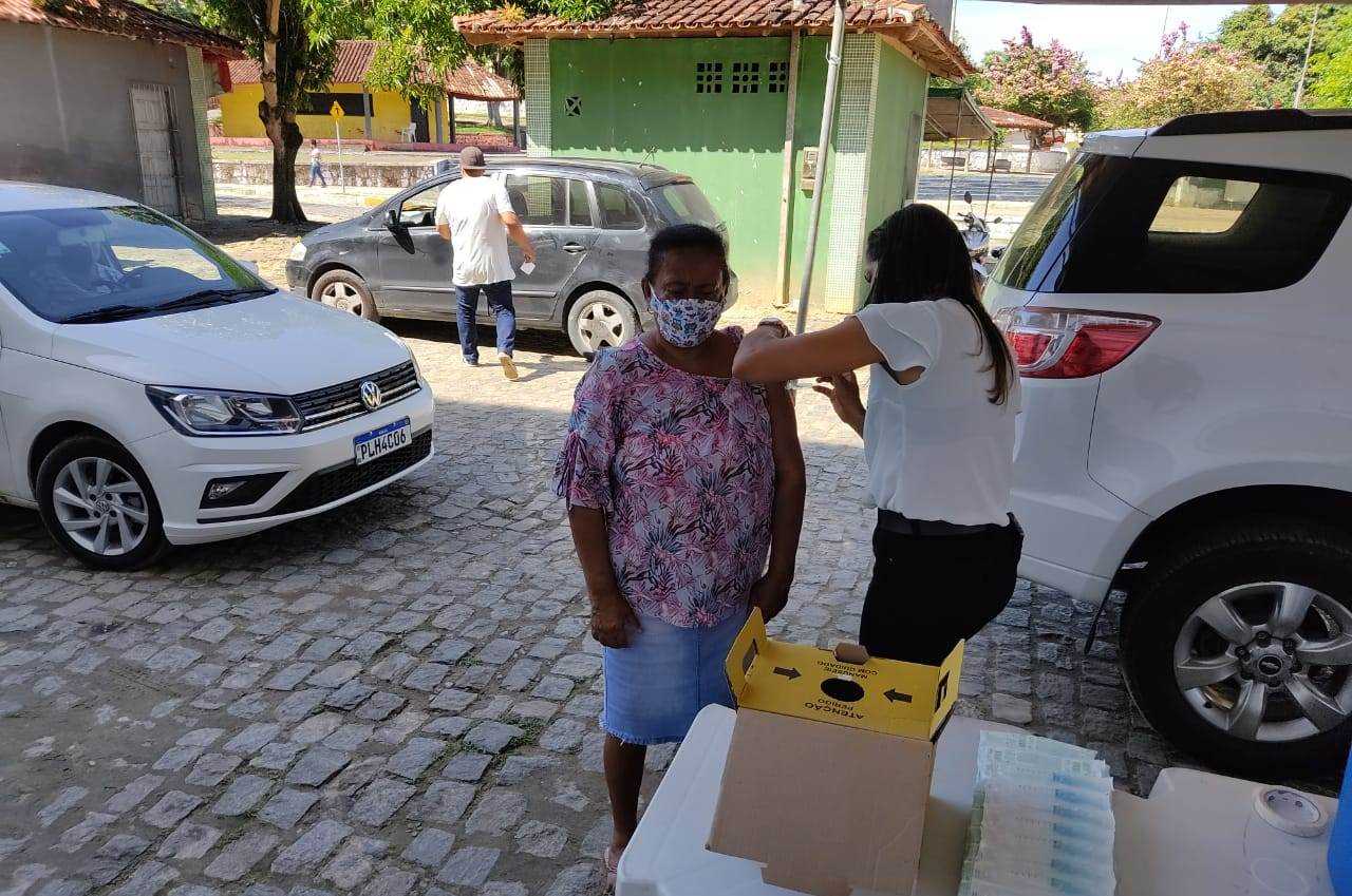 Camacã: Prefeitura vacina cerca de 500 pessoas com Comorbidade